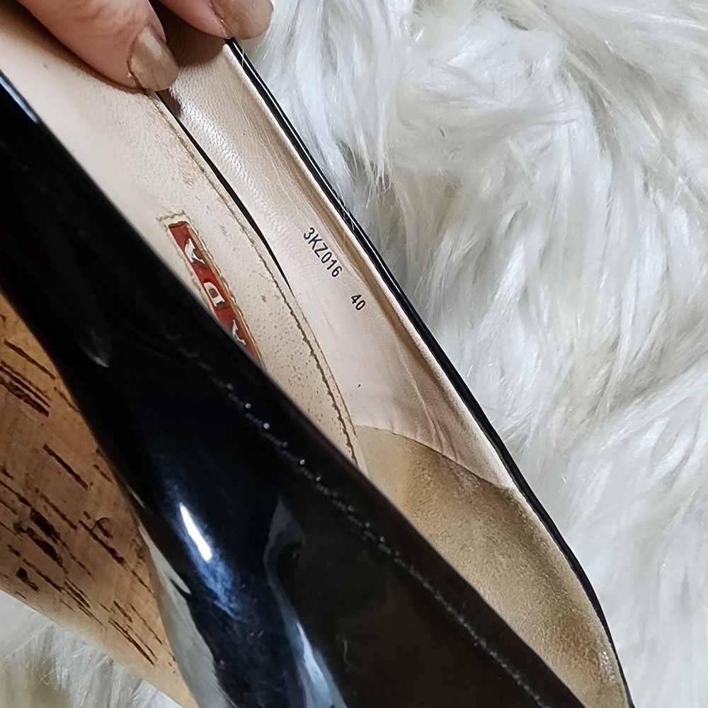 Prada Black Patent Leather Cork Wedge Heels Sz 40 - Picture 13 of 14
